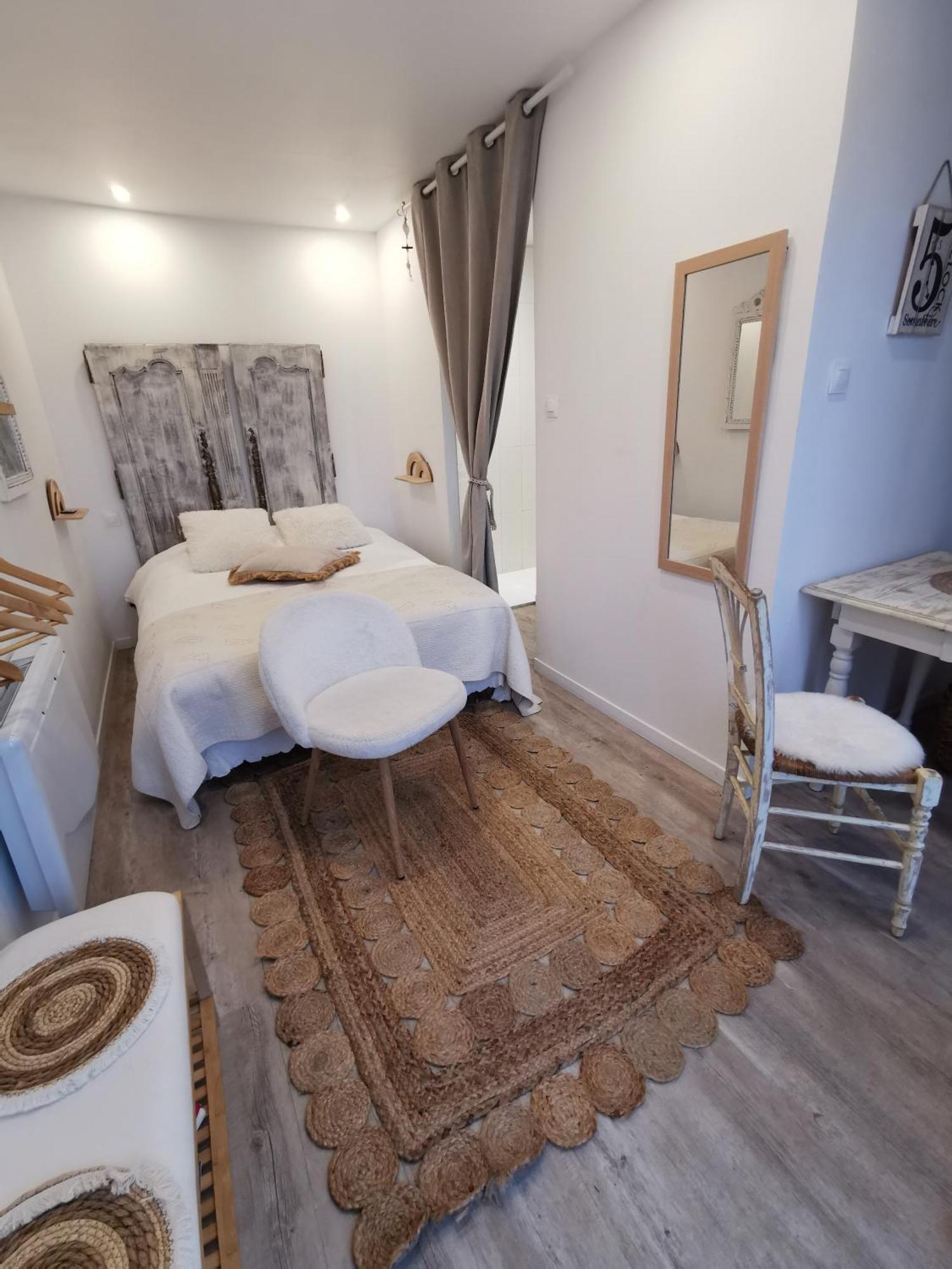 Au Poeme Du Chene, Logement Independant, Calme, Parking Gratuit Basse-Goulaine Bagian luar foto